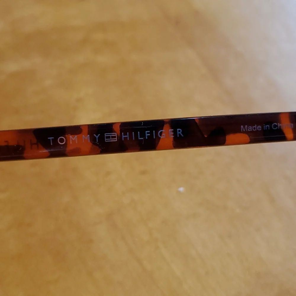 NWT Tommy Hilfiger Vasquez Men's Brown Rectangle Sunglasses